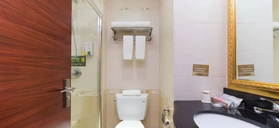 Standard Tek Büyük Yataklı Oda