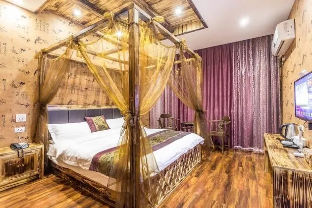 Premium Tek Büyük Yataklı Oda