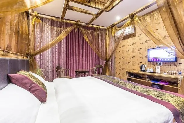 Premium Tek Büyük Yataklı Oda