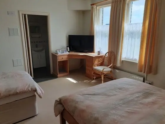 Süit, Banyolu/Duşlu (2 Adults & 3 Children)