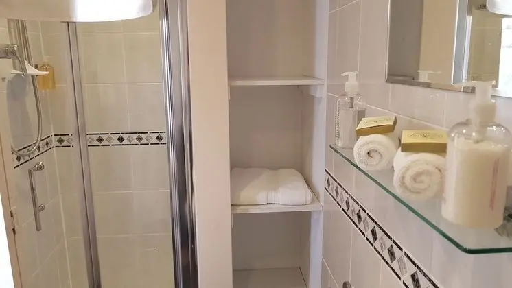 Süit, Banyolu/Duşlu (2 Adults & 3 Children)