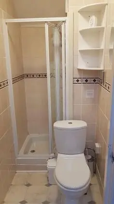 Tek Kişilik Oda, Ortak Banyo