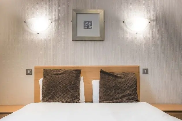 Classic Tek Büyük Yataklı Oda