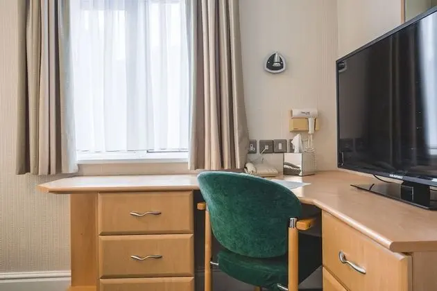 Classic Tek Büyük Yataklı Oda