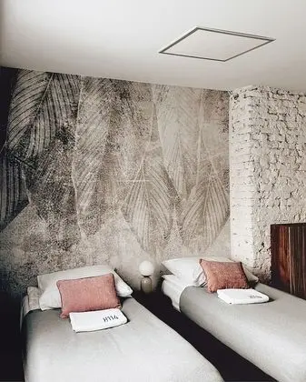 Üç Kişilik Oda (P8)