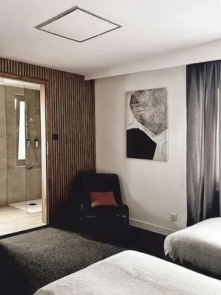 Üç Kişilik Oda (P8)