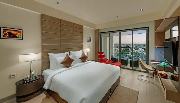 Deluxe Süit, 2 Yatak Odası, Sigara İçilmez, Balkon (Grand, Living Room, City/Garden View)