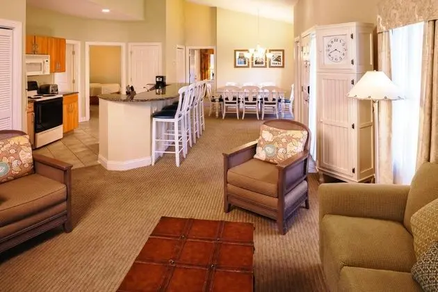Suit Three Bedrooms