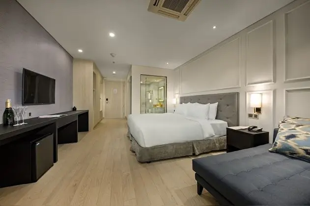 Deluxe Tek Büyük Yataklı Oda, Balkon, Şehir Manzaralı