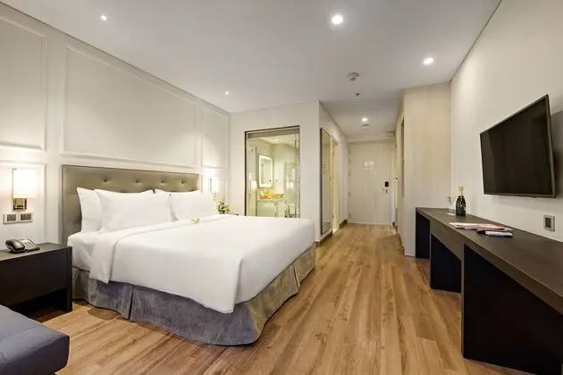 Deluxe Tek Büyük Yataklı Oda, Balkon, Şehir Manzaralı