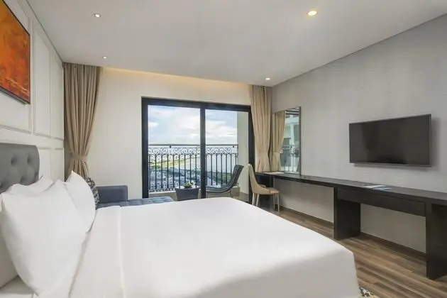 Deluxe Tek Büyük Yataklı Oda, Balkon, Şehir Manzaralı