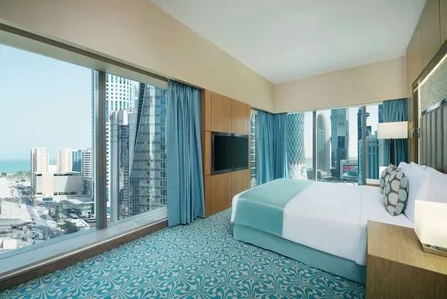 Executive Suite , 1 King Bed, Smoking, Sea View