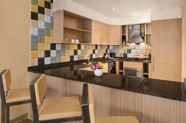 Executive Suite , 1 King Bed, Smoking, Sea View