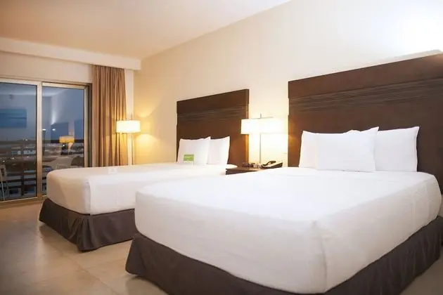 Deluxe Oda, 2 Büyük (Queen) Boy Yatak, Sigara İçilmez, Şehir Manzaralı (Deluxe Family Room)