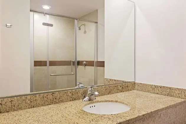 Deluxe Oda, 2 Büyük (Queen) Boy Yatak, Sigara İçilmez, Şehir Manzaralı (Deluxe Family Room)
