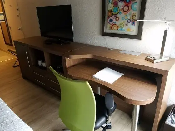 Oda, 1 En Büyük (King) Boy Yatak, Engellilere Uygun, Sigara İçilmez