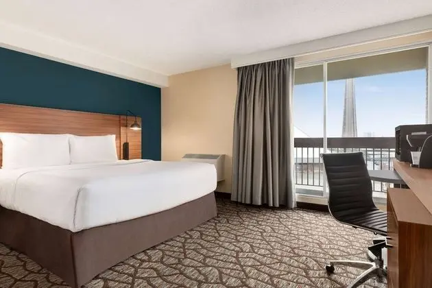 Premium Oda, 1 En Büyük (King) Boy Yatak, Sigara İçilmez, Şehir Manzaralı (Jetted Tub)