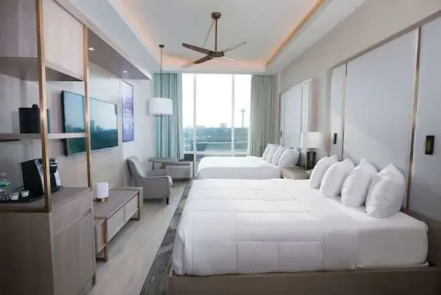 Süit, 2 Büyük (Queen) Boy Yatak, Manzaralı (Skyline View, Sky Floor)