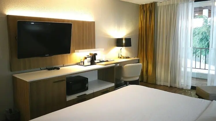 Business Oda, 1 En Büyük (King) Boy Yatak, Sigara İçilmez, Balkon