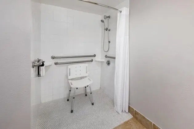 Engellilere uygun banyo