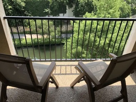 Deluxe Oda, 1 En Büyük (King) Boy Yatak, Engellilere Uygun, Balkon (Mobility)