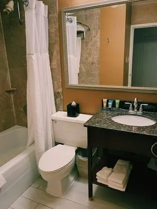 Oda, 2 Çift Kişilik Yatak, Sigara İçilmez, Balkon