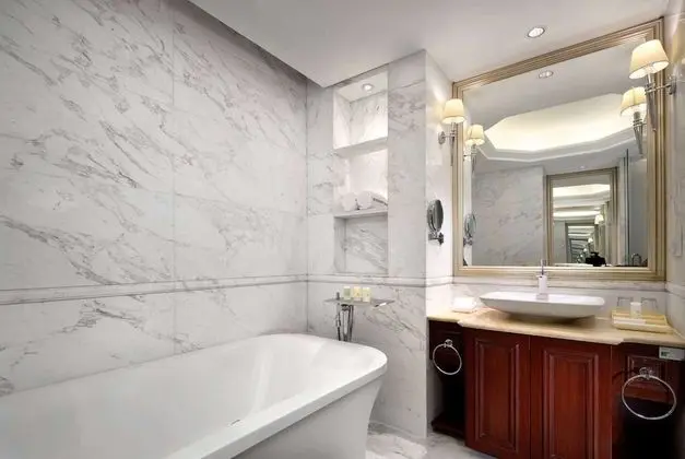 Oda, 1 En Büyük (King) Boy Yatak, Engellilere Uygun, Sigara İçilebilir