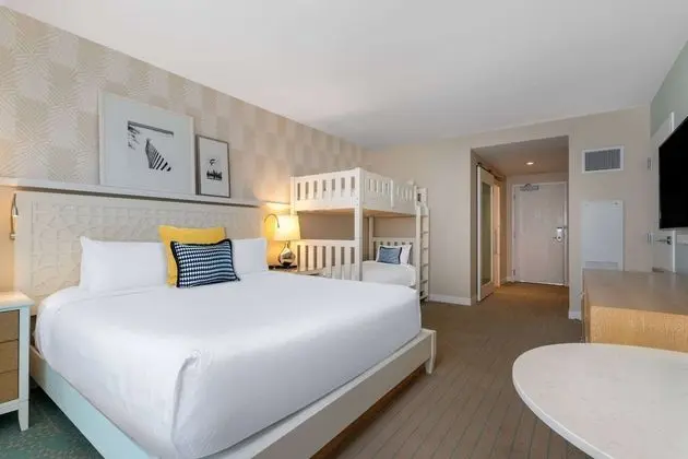 Deluxe Oda, 1 En Büyük (King) Boy Yatak, Manzaralı (King Bunk Bed, Intracostal View)