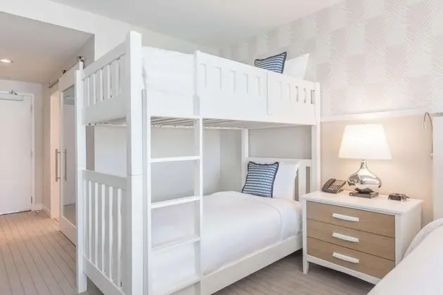 Deluxe Oda, 1 En Büyük (King) Boy Yatak, Manzaralı (King Bunk Bed, Intracostal View)