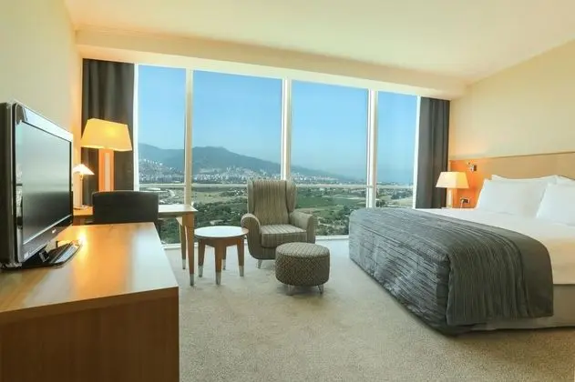 Club Room, Kara Manzaralı