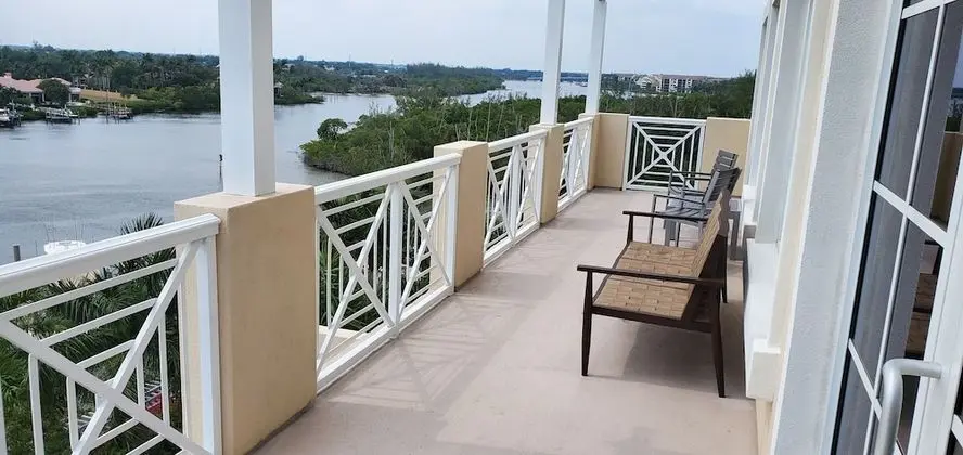 Grand Süit, 1 En Büyük (King) Boy Yatak (Intracoastal)