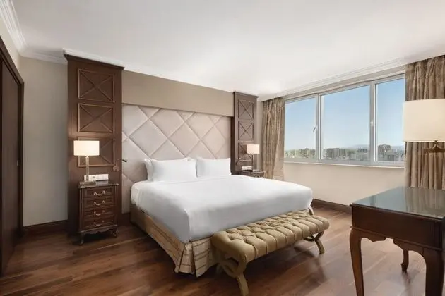 Executive King Terrace Suite
