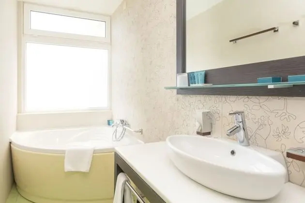 Oda, 1 En Büyük (King) Boy Yatak (Guest Room)