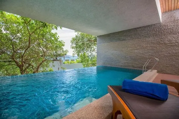 Pool Suite