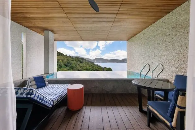 Premium Pool Suite, Ocean View