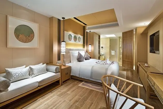 Peninsula Garden Twin