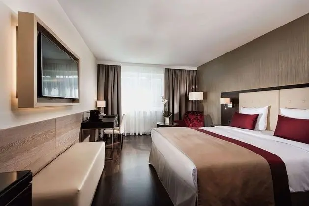 Club Oda (Club Lounge Access)