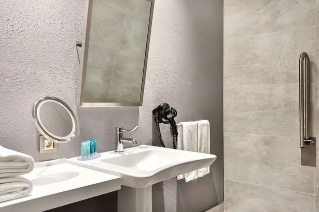 Oda, 1 En Büyük (King) Boy Yatak, Engellilere Uygun