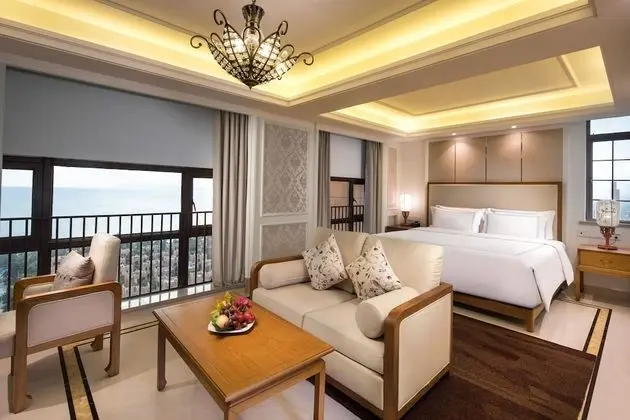 Deluxe Oda, 1 En Büyük (King) Boy Yatak, Okyanus Manzaralı (And Pool View)