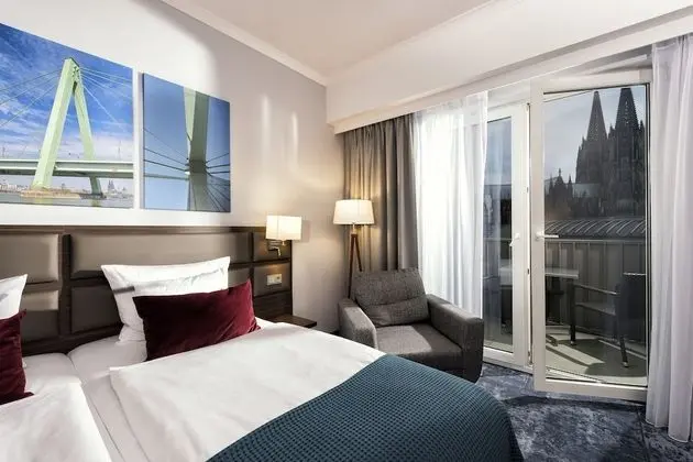 Deluxe Tek Büyük Yataklı Oda (Domblick)