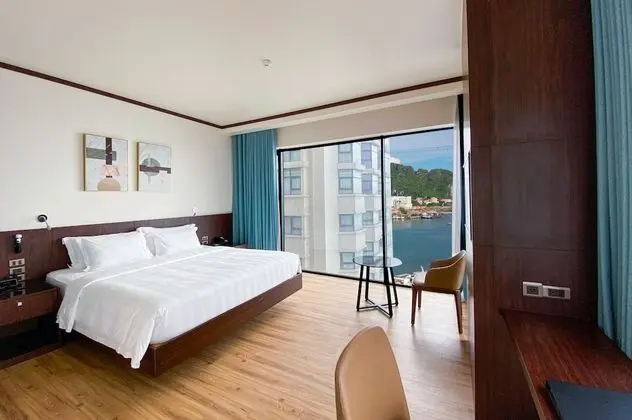 Family Süit, 2 Yatak Odası, Sigara İçilmez (1 King Bed and 2 Twin Beds)
