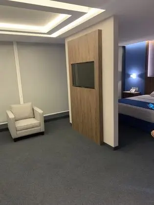 Süit, 1 En Büyük (King) Boy Yatak, Sigara İçilmez
