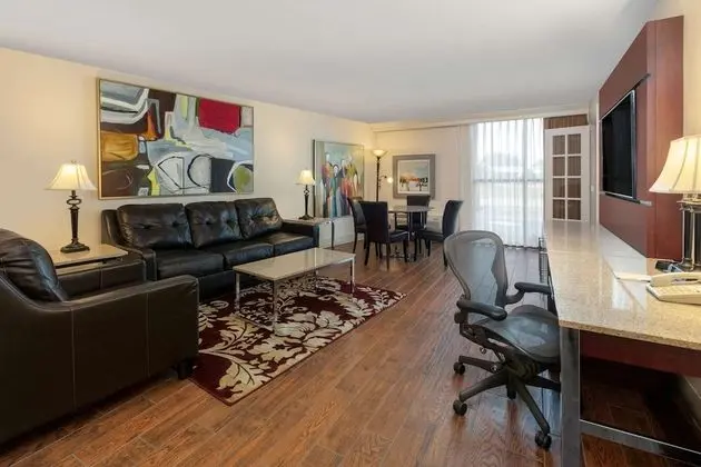 Süit, 1 En Büyük (King) Boy Yatak, Sigara İçilmez (One-Bedroom Suite)