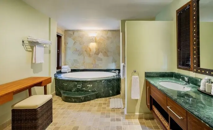 Deluxe Süit, Bahçe Manzaralı (80 sqm Room Size)