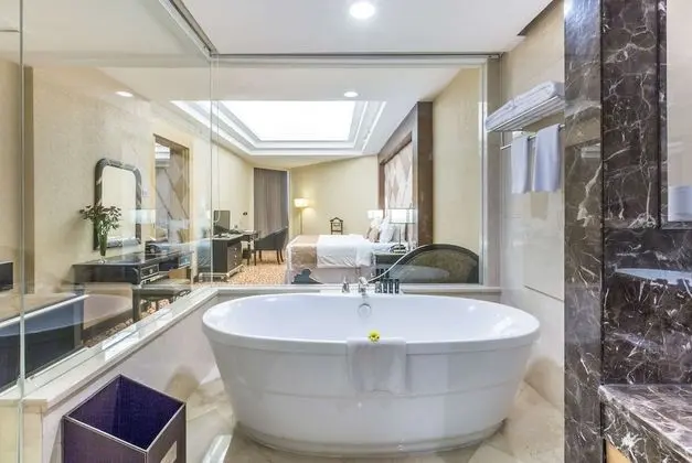 Oda, 1 En Büyük (King) Boy Yatak, Sigara İçilebilir (Suite Room)