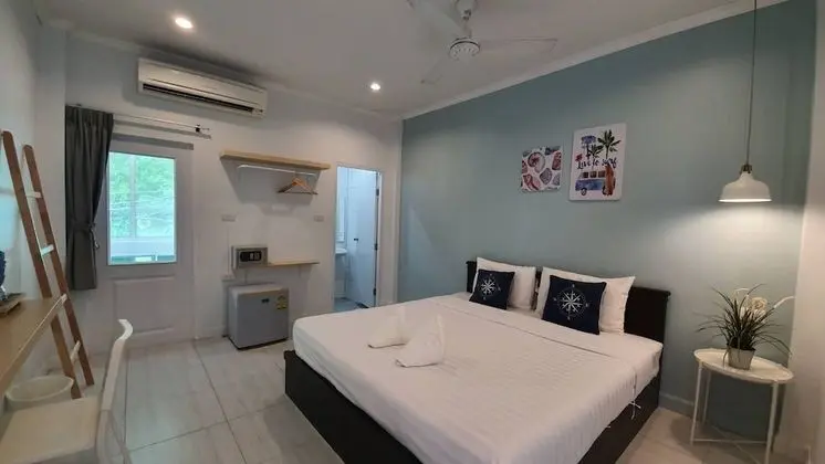 Standard Double Room - Road View