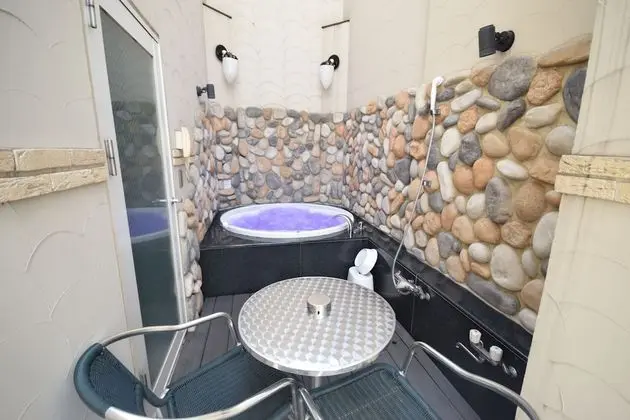 Çatı Katı Süiti (Penthouse) (OutdoorBath Checkin 8PM Checkout 12PM)
