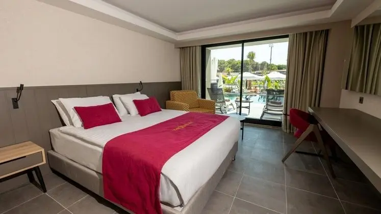 Swim Up Adult (+16 yaş üzeri İçindir)