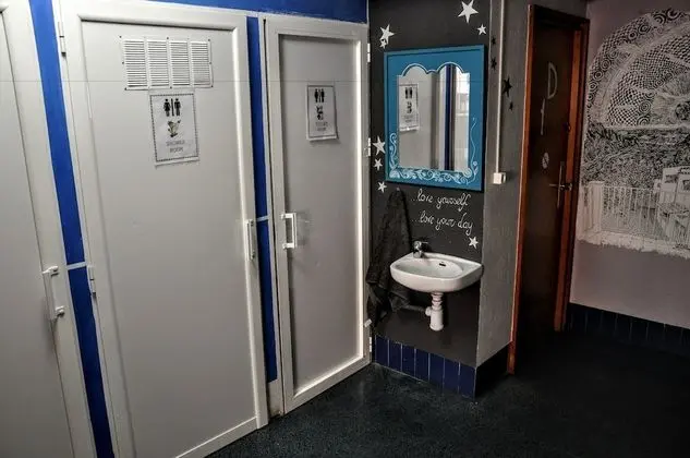 Ortak Ranzalı Oda, Karma Ranzalı Oda (One bed in 6 people bedroom)