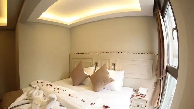 Deluxe Tek Büyük Yataklı Oda